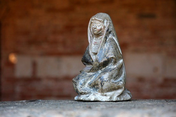Petite statue de la Vierge du 15ème siècle