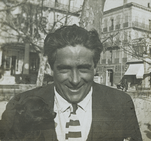 ANONYME, Francis Picabia à Saint-Raphaël, 1922, tirage argentique, collection particulière.