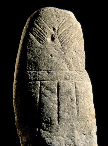 Statue-menhir, provenant de Lacoste (Cne de Broquiès)
